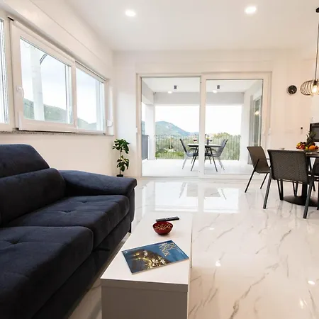 House Bartulovic -lucia With Sea View