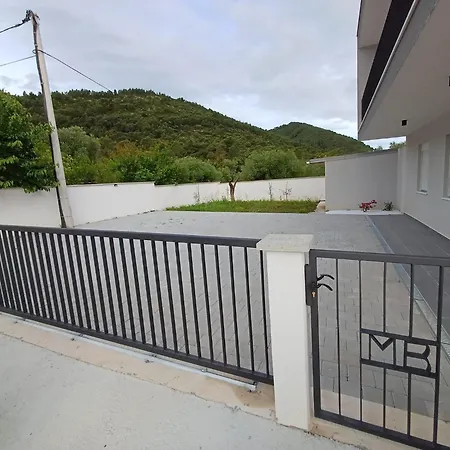 House Bartulovic -lucia With Sea View