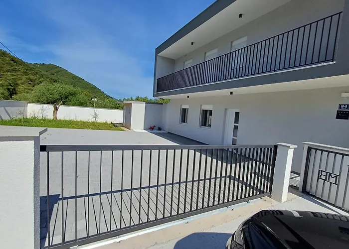 House Bartulovic -lucia With Sea View