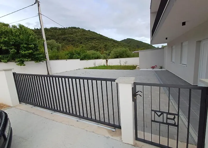 House Bartulovic -lucia With Sea View